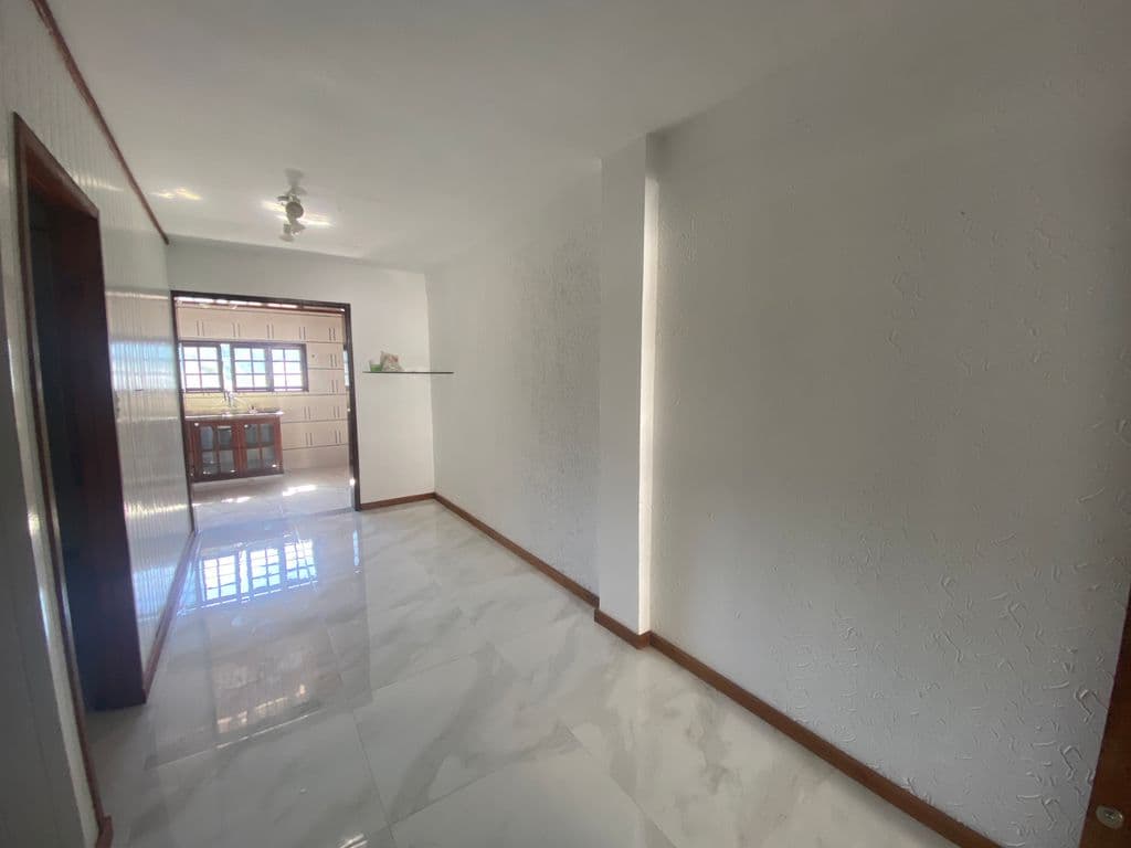 Casa com 2 quartos, reformada, a 5 minutos do centro da cidade — Foto 6