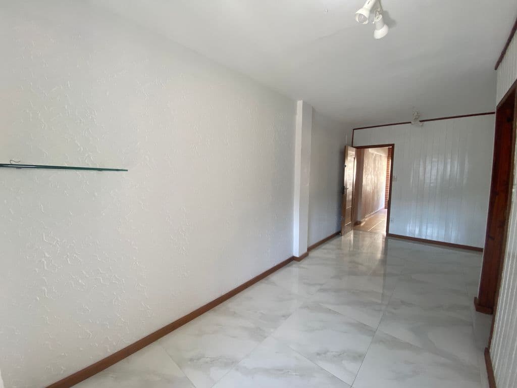 Casa com 2 quartos, reformada, a 5 minutos do centro da cidade — Foto 7