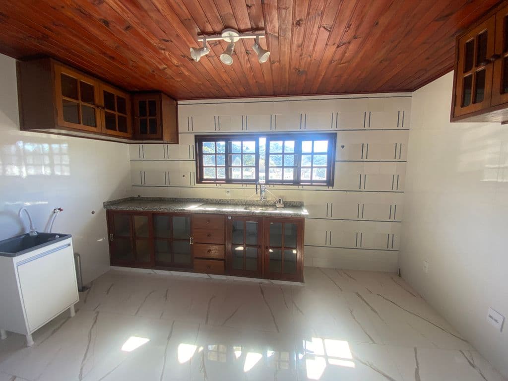 Casa com 2 quartos, reformada, a 5 minutos do centro da cidade — Foto 2