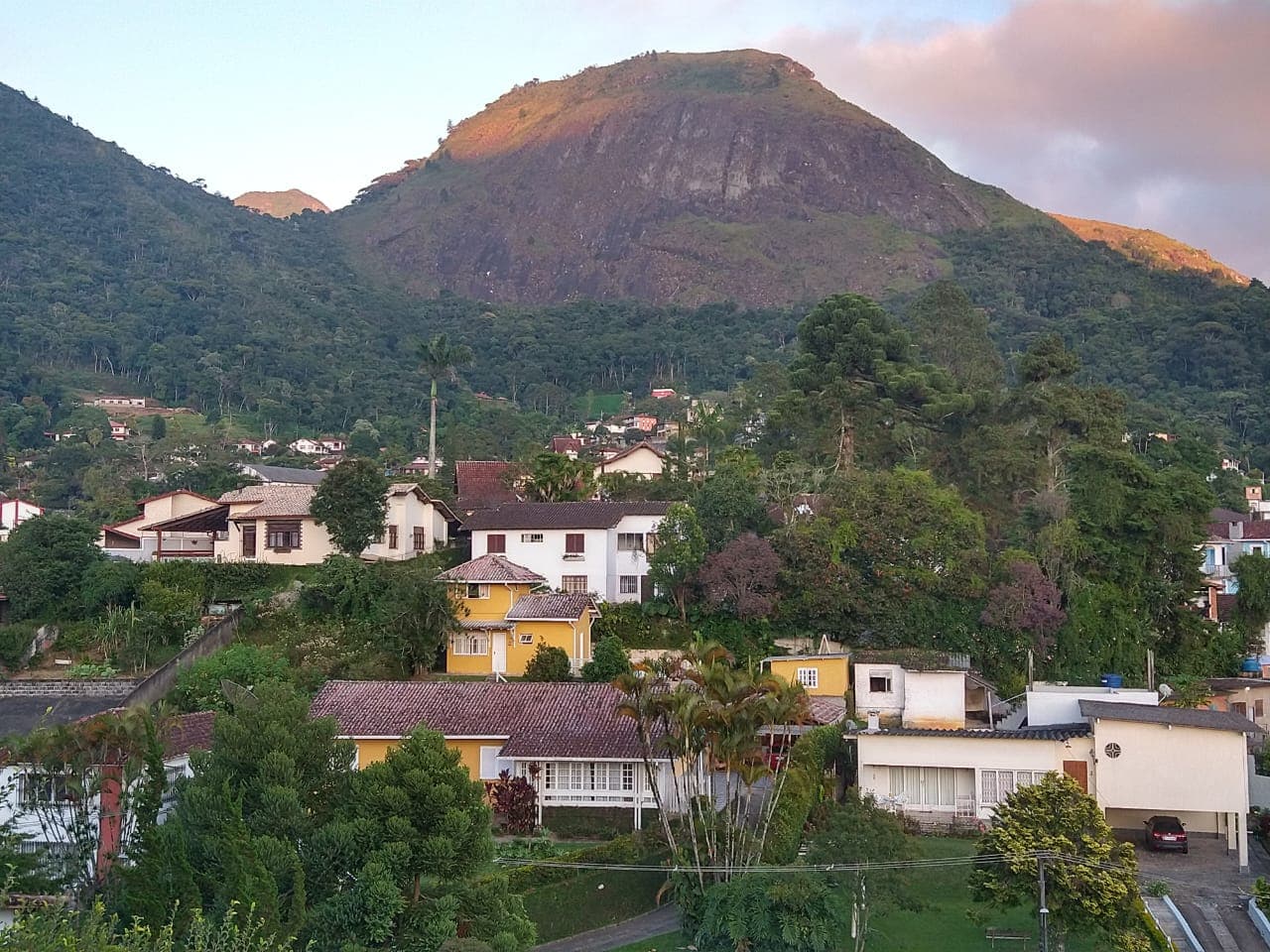 Oportunidade em Teresópolis – Imóvel com Potencial Comercial ou Residencial — Foto 6