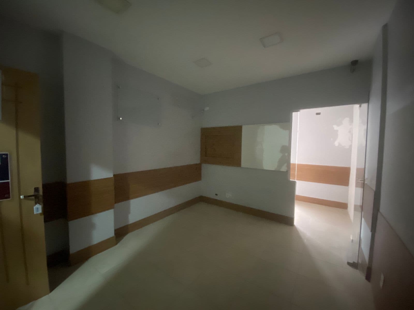 Sala comercial no centro da cidade — Foto 1